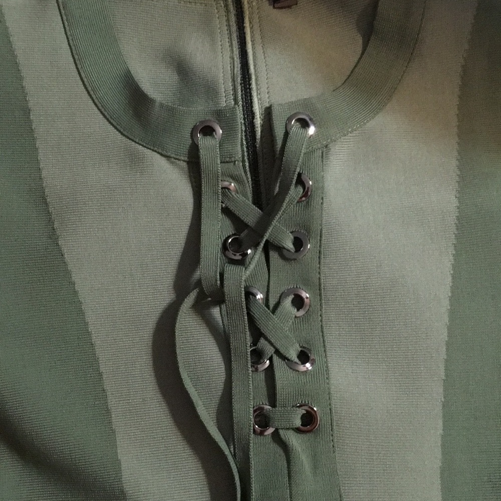 BCBGMAXAZRIA® Bodycon Fitted Dress - Picture 6 of 13